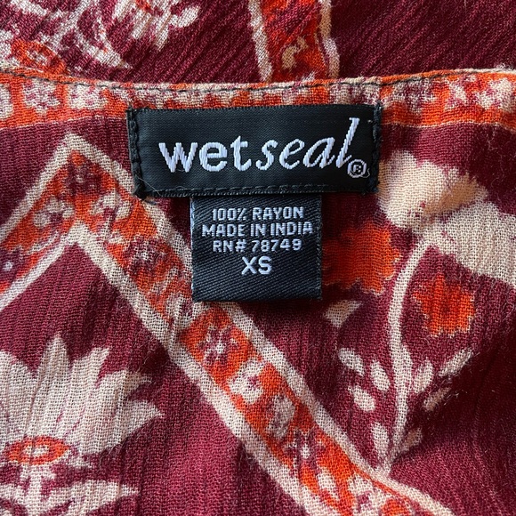 Flowy red, black and peach tank. 100% Rayon. - Picture 3 of 3